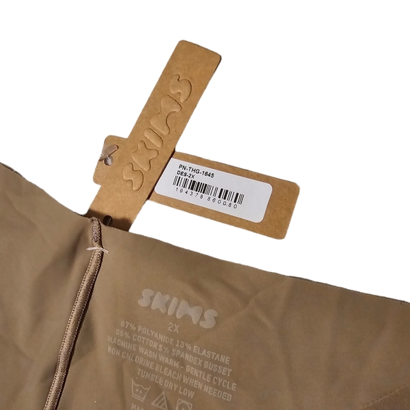 SKIMS Everybody Dipped Thong Panties 2X - Picture 4 of 4